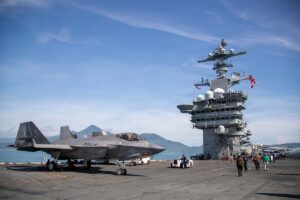 USS George Washington arrives in Vietnam amid China-Philippines strain USS George Washington arrives in Vietnam amid China-Philippines strain
