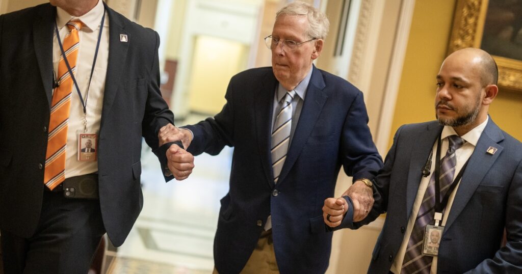Paramedics responded to a ‘cardiac arrest’ at Mitch McConnell’s home on day of hospitalization Paramedics responded to a ‘cardiac arrest’ at Mitch McConnell’s home on day of hospitalization