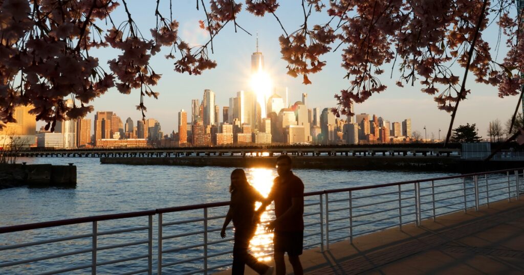 House passes Trump-backed bill that would make daylight saving time permanent House passes Trump-backed bill that would make daylight saving time permanent