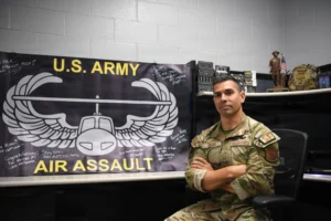Staff sergeant becomes only airman in his class to complete Army Air Assault School