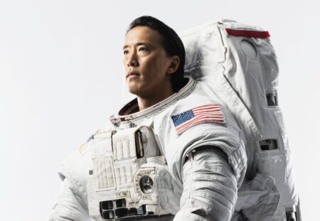 Jonny Kim’s resume already lists Navy SEAL, astronaut, doctor. He’s now returning to active duty. Jonny Kim’s resume already lists Navy SEAL, astronaut, doctor. He’s now returning to active duty.