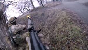 🔴 UKRAINE WAR – Russian Infantry Assault Fails So Horribly That Russian Commander Beats His Own Men